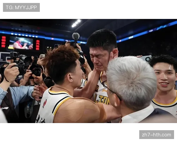 广厦2-0领先深圳,胡金秋17+8,贺希宁空砍18分 广厦2-0领先深圳,胡金秋17+8,贺希宁空砍18分